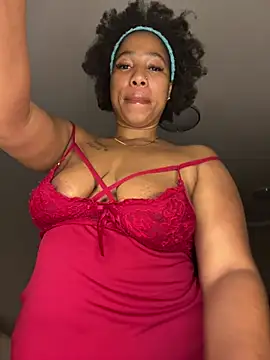 Snapshot of CurvyDesire1 chatting on 07.30.26 CurvyDesire1 online show from 07.30.26