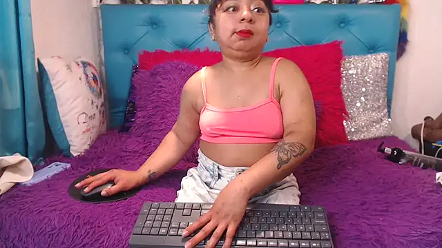 SARAWILLS online show from 04.23.26