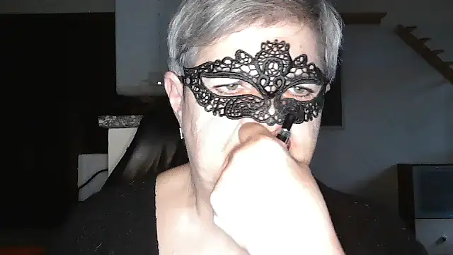 Snapshot of simona60 chatting on 11.15.25 simona60 online show from 11.15.25