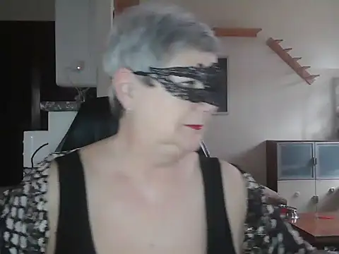 Snapshot of simona60 chatting on 05.14.26 simona60 online show from 05.14.26