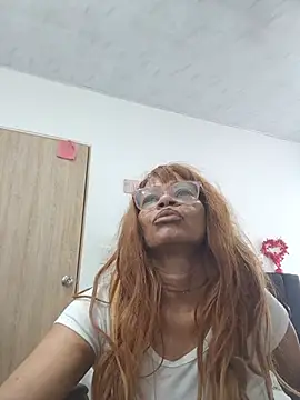 Snapshot of BustyMilf_ chatting on 07.18.26 BustyMilf online show from 07.18.26