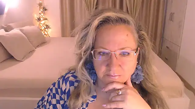 Raisshy online show from 10.31.25