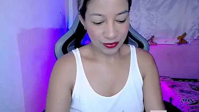 ninatiny online show from 10.24.25