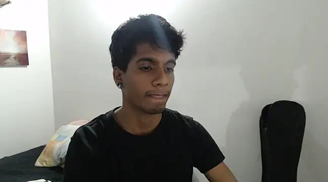 Snapshot of stevenosori chatting on 02.14.25 stevenosori online show from 02.14.25