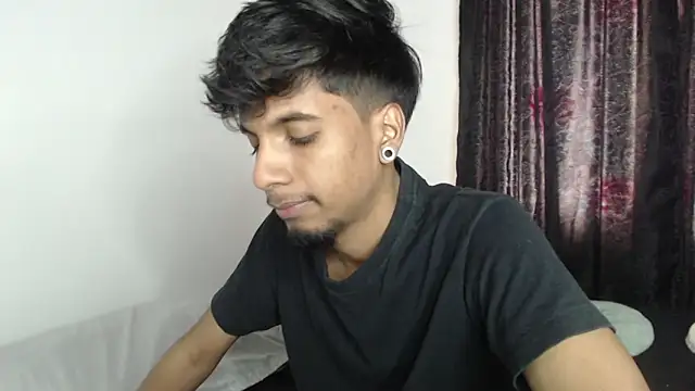 Snapshot of stevenosori chatting on 09.17.25 stevenosori online show from 09.17.25