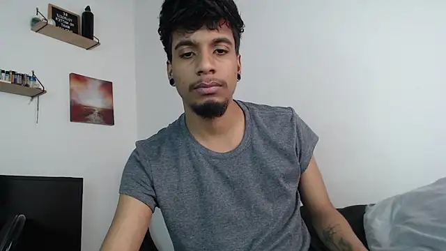 Snapshot of stevenosori chatting on 10.01.25 stevenosori online show from 10.01.25