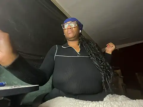 Snapshot of AlexaTheSlut chatting on 06.05.26 AlexaTheSlut online show from 06.05.26