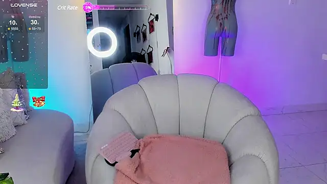 Snapshot of Angel_Peach chatting on 12.13.24 Angel Peach online show from 12.13.24