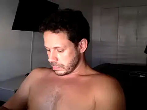 Snapshot of FelipeRiver chatting on 02.11.25 FelipeRiver online show from 02.11.25