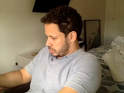 Snapshot of FelipeRiver chatting on 09.17.25 FelipeRiver online show from 09.17.25