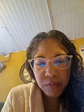 mila38 online show from 11.18.25