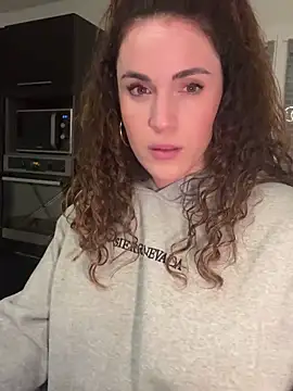 Clara-xoxo online show from 02.06.25