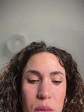 Clara-xoxo online show from 02.10.26