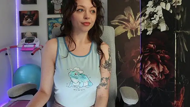 Snapshot of makiyahbelle chatting on 02.11.25 makiyahbelle online show from 02.11.25