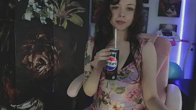 Snapshot of makiyahbelle chatting on 01.11.26 makiyahbelle online show from 01.11.26