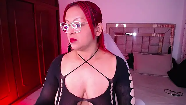 salomecastro  online show from 02.18.26