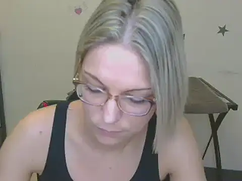 Snapshot of alixfeeling chatting on 01.09.25 alixfeeling online show from 01.09.25