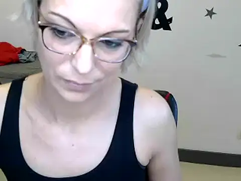 Snapshot of alixfeeling chatting on 01.17.25 alixfeeling online show from 01.17.25