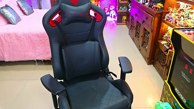 ambarEvans online show from 02.05.25