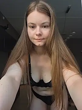 Snapshot of AnnaSweet18 chatting on 07.15.26 AnnaSweet18 online show from 07.15.26
