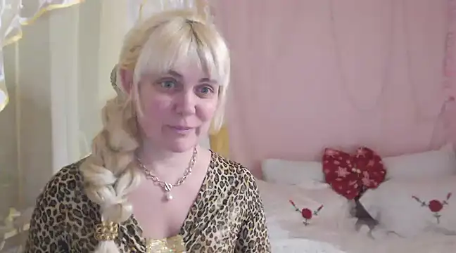 SunnySylvia online show from 01.15.25