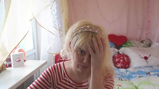 SunnySylvia online show from 03.02.25