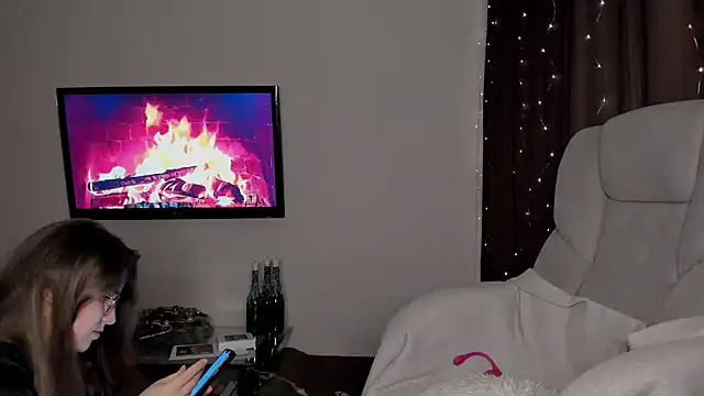 SeasonalSomeone online show from 02.08.25