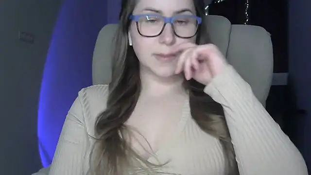 SeasonalSomeone online show from 04.22.26