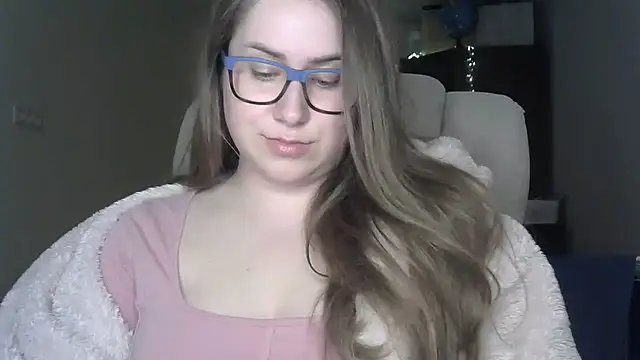 SeasonalSomeone online show from 05.04.26