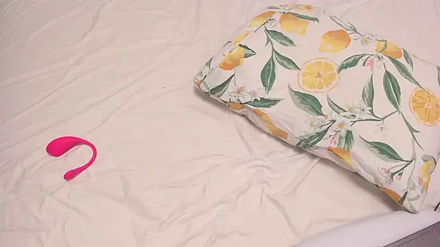 Snapshot of Eziliz chatting on 02.02.25 Eziliz online show from 02.02.25