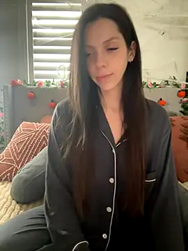 Snapshot of JordanXo chatting on 10.19.25 JordanXo online show from 10.19.25