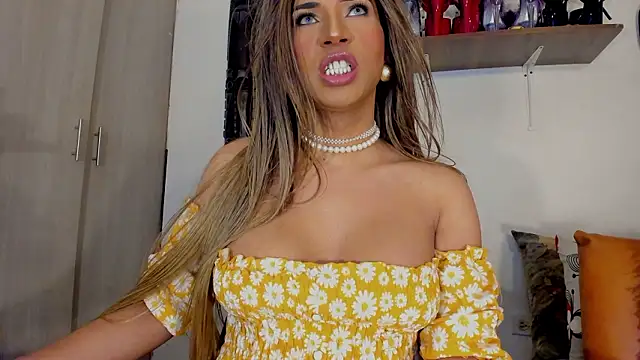 Snapshot of sashasweethot chatting on 02.20.26 sashasweethot online show from 02.20.26