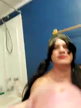 Snapshot of MaddyC6992 chatting on 12.30.24 MaddyC6992 online show from 12.30.24