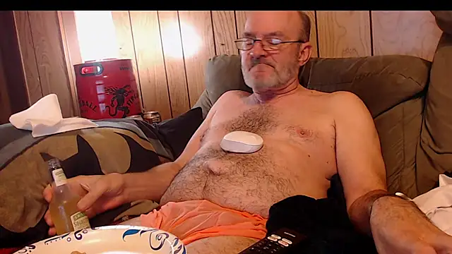 Snapshot of snickers1 chatting on 02.22.26 snickers1 online show from 02.22.26