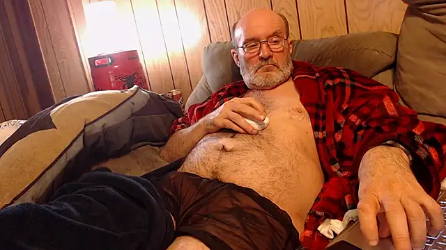 Snapshot of snickers1 chatting on 02.25.26 snickers1 online show from 02.25.26