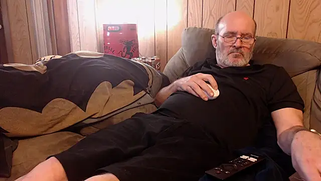 Snapshot of snickers1 chatting on 03.08.26 snickers1 online show from 03.08.26