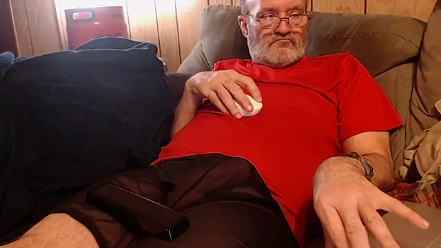 Snapshot of snickers1 chatting on 03.17.26 snickers1 online show from 03.17.26