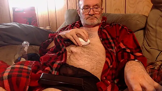 Snapshot of snickers1 chatting on 03.18.26 snickers1 online show from 03.18.26