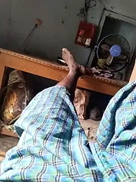 Snapshot of rohanhotguy chatting on 11.27.25 rohanhotguy online show from 11.27.25