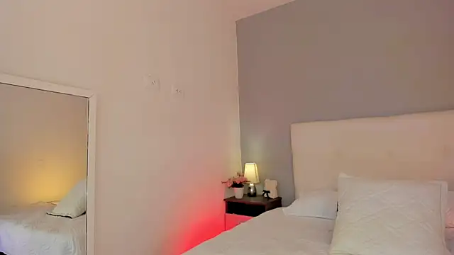 NataliaBuiles online show from 11.21.25