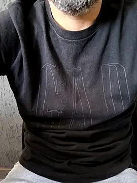 Leo Big online show from 11.21.25