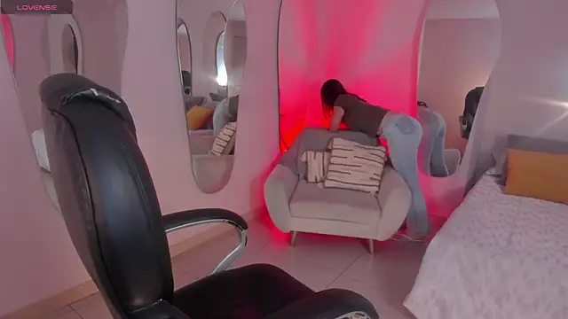 MorganHicks online show from 02.15.25