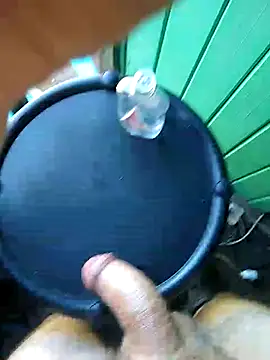 Snapshot of Alvaro2017 chatting on 11.26.25 Alvaro2017 online show from 11.26.25