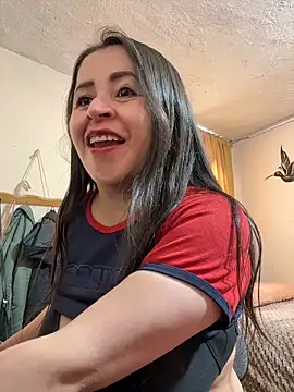 Snapshot of latinfemale chatting on 06.15.26 latinfemale online show from 06.15.26