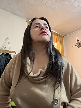 Snapshot of latinfemale chatting on 06.22.26 latinfemale online show from 06.22.26