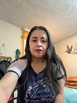 Snapshot of latinfemale chatting on 07.16.26 latinfemale online show from 07.16.26