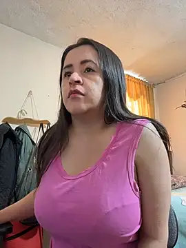 Snapshot of latinfemale chatting on 08.03.26 latinfemale online show from 08.03.26