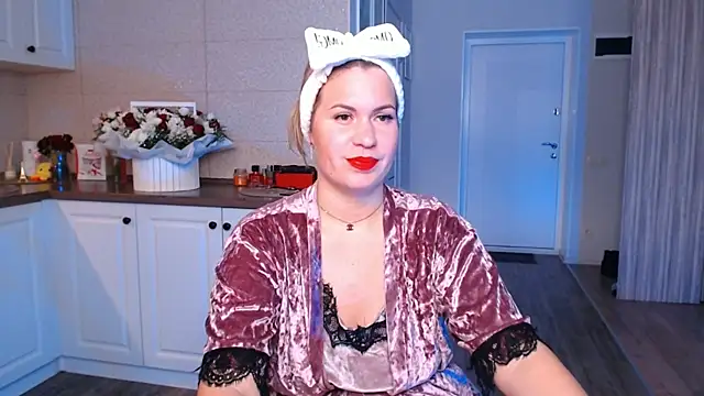 HotTiffani online show from 09.13.25