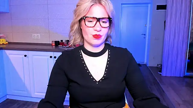 HotTiffani online show from 10.08.25