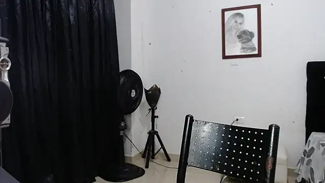 Snapshot of venuz_mendoza20 chatting on 10.25.25 venuz mendoza20 online show from 10.25.25